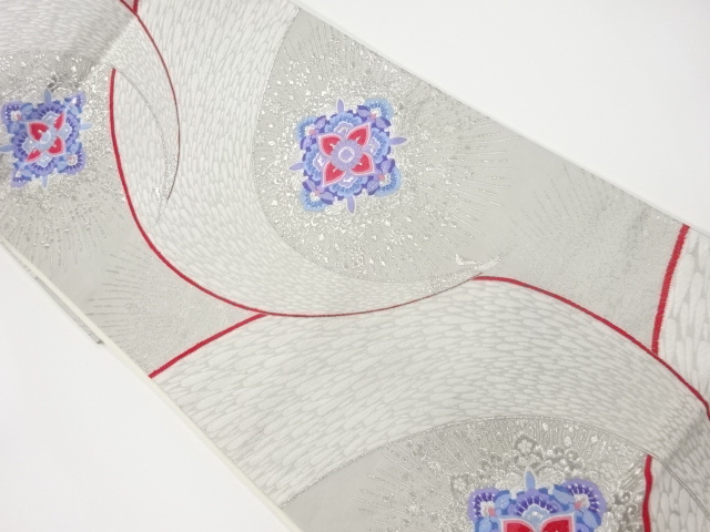 リサイクル　 ホワイトゴールド箔九百錦華紋に抽象鳥模様織出し袋帯